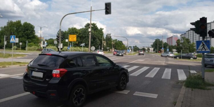 22.07.2021. Skarżysko-Kamienna. Niedziałająca sygnalizacja świetlna / słuchacz Radia Kielce