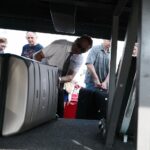 31.07.2021. Kielce. Wyjazd podopiecznych Świętokrzyskiego Stowarzyszenia "Niepełnosprawni Plus"  na obóz rehabilitacyjny do Sarbinowa nad Bałtyk / Wiktor Taszłow / Radio Kielce