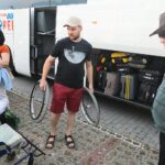 31.07.2021. Kielce. Wyjazd podopiecznych Świętokrzyskiego Stowarzyszenia "Niepełnosprawni Plus"  na obóz rehabilitacyjny do Sarbinowa nad Bałtyk / Wiktor Taszłow / Radio Kielce