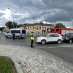 22.07.2021. Kielce. Dachowanie na rondzie u zbiegu ulic IX Wieków, Okrzei i Paderewskiego / Jarosław Kubalski / Radio Kielce