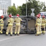 22.07.2021. Kielce. Dachowanie na rondzie u zbiegu ulic IX Wieków, Okrzei i Paderewskiego / Jarosław Kubalski / Radio Kielce