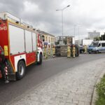 22.07.2021. Kielce. Dachowanie na rondzie u zbiegu ulic IX Wieków, Okrzei i Paderewskiego / Jarosław Kubalski / Radio Kielce