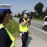 08.07.2021. Bartoszowiny. Wzmożone kontrole drogowe prowadzone przez świętokrzyskich policjantów wraz grupą „Speed” / Jarosław Kubalski / Radio Kielce
