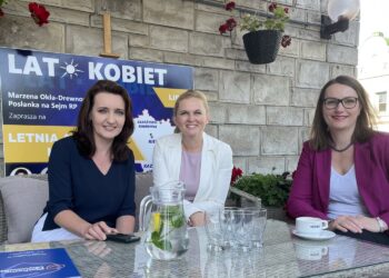 06.07.2021. Ostrowiec Św. Letnia Akademia Kobiet. Na zdjęciu (od lewej): poseł Marzena Okła-Drewnowicz, poseł Barbara Nowacka, poseł Jagna Marczułajtis-Walczak / Michał Kita / Radio Kielce