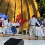 10.07.2021. Kielce. Dzień Tradycji Polskiego Folkloru. Kielecka publiczność bawi Regionalny Zespół Magurzanie / Michał Kita / Radio Kielce