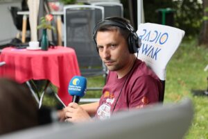 01.07.2021. Kielce. Radio Biwak w Radiu Kielce. Na zdjęciu: Jerzy Frąckowiak - Radio Rzeszów / Wiktor Taszłow / Radio Kielce