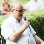 05.07.2021. Busko-Zdrój. Kawiarenka Festiwalowa. Na zdjęciu: Artur Jaroń - dyrektor festiwalu / Wiktor Taszłow / Radio Kielce