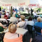 05.07.2021. Busko-Zdrój. Kawiarenka Festiwalowa / Wiktor Taszłow / Radio Kielce