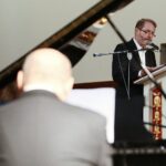 05.07.2021. Busko-Zdrój. Tryptyk Rzymski Jana Pawła II w kościele Niepokalanego Poczęcia NMP. Na zdjęciu (od lewej): Włodek Pawlik - kompozytor, Artur Żmijewski - aktor / Wiktor Taszłow / Radio Kielce