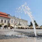 07.07.2021. Kielce. Fontanny miejskie. Fontanna na Rynku / Wiktor Taszłow / Radio Kielce