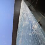 07.07.2021. Kielce. Fontanny miejskie. Ściana wodna obok Urzędu Miasta / Wiktor Taszłow / Radio Kielce