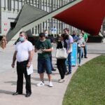 10.07.2021. Kielce. Świętokrzyski Urząd Wojewódzki. Akcja „Zaszczep się w wakacje” / Wiktor Taszłow / Radio Kielce