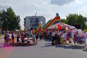 18.07.2021. Jędrzejów. Festyn rodzinny połączony z akcją szczepienia / Marcin Marszałek / Radio Kielce