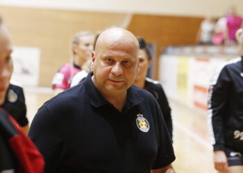 19.09.2018 Kielce. Mecz PGNiG Superligi Korona Handball Kielce - SPR Pogoń Szczecin. Trener Korony Handball Paweł Tetelewski / Jarosław Kubalski / Radio Kielce