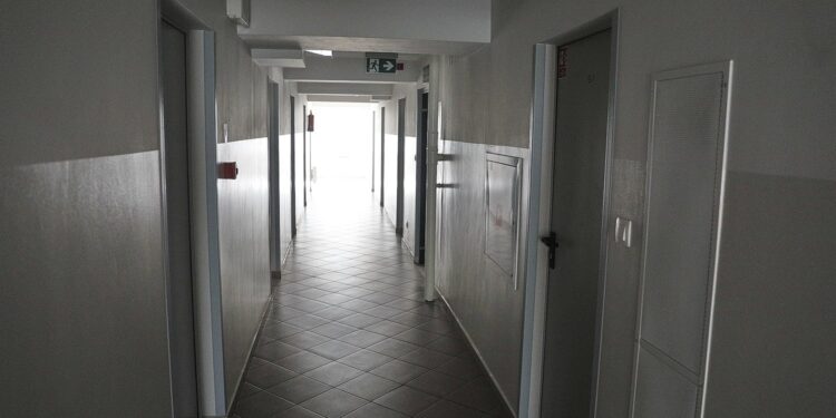 RADIO KATOWICE. Akademiki wyłącznie dla zaszczepionych studentów - Radio Kielce 29.09.2020 Kielce. Politechnika Świętokrzyska. Akademiki / Jarosław Kubalski / Radio Kielce