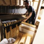 21.05.2021 Kielce. Montaż organów w katedrze / Jarosław Kubalski / Radio Kielce