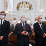 18.07.2021 Włoszczowa. Msza za Ojczyznę. Na zdjęciu od lewej: starosta włoszczowski Dariusz Czechowski, poseł Krzysztof Lipiec i przewodniczący Rady Powiatu Włoszczowskiego Zbigniew Matyśkiewicz / Jarosław Kubalski / Radio Kielce