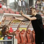 18.07.2021. Kielce. Prezentacja zawodników Korony Kielce w nowych strojach. Na zdjęciu Jakub Osobiński  / Jarosław Kubalski / Radio Kielce