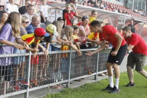 18.07.2021. Kielce. Prezentacja zawodników Korony Kielce w nowych strojach. Na zdjęciu Mario Zebic / Jarosław Kubalski / Radio Kielce