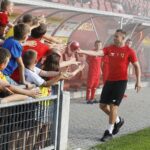 18.07.2021. Kielce. Prezentacja zawodników Korony Kielce w nowych strojach. Na zdjęciu Łukasz Sierpina  / Jarosław Kubalski / Radio Kielce