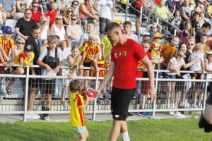 18.07.2021. Kielce. Prezentacja zawodników Korony Kielce w nowych strojach. Na zdjęciu Oskar Sewerzyński / Jarosław Kubalski / Radio Kielce