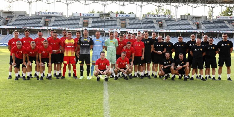 18.07.2021. Kielce. Prezentacja zawodników Korony Kielce w nowych strojach / Jarosław Kubalski / Radio Kielce