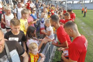 18.07.2021. Kielce. Prezentacja zawodników Korony Kielce w nowych strojach / Jarosław Kubalski / Radio Kielce