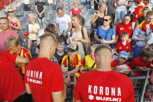 18.07.2021. Kielce. Prezentacja zawodników Korony Kielce w nowych strojach / Jarosław Kubalski / Radio Kielce