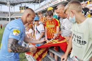 18.07.2021. Kielce. Prezentacja zawodników Korony Kielce w nowych strojach / Jarosław Kubalski / Radio Kielce