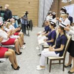 20.07.2021 Kielce. Collegium Medicum UJK. Czepkowanie nowych pielęgniarek i położnych / Jarosław Kubalski / Radio Kielce