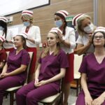 20.07.2021 Kielce. Collegium Medicum UJK. Czepkowanie nowych pielęgniarek i położnych / Jarosław Kubalski / Radio Kielce