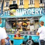 22.07.2021 Kielce. Food trucki na ulicy Sienkiewicza  / Jarosław Kubalski / Radio Kielce
