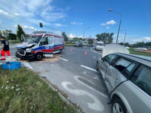 28.07.2021. Kielce. Zderzenie karetki na ulicy Grunwaldzkiej / Wiktor Taszłow / Radio Kielce