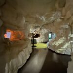 19.07.2021. Krzemionki. Pierwsi turyści zwiedzający stałą wystawę / Emilia Sitarska / Radio Kielce