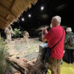 19.07.2021. Krzemionki. Pierwsi turyści zwiedzający stałą wystawę / Emilia Sitarska / Radio Kielce