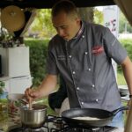 20.07.2021. Letnia kuchnia Radia Kielce. Słodkie wtorki. Na zdjęciu Paweł Ptaś - szef kuchni Restauracji Monte Carlo / Anna Kwapisz / Radio Kielce