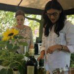 19.07.2021. Letnia kuchnia Radia Kielce. Wegański poniedziałek. Na zdjęciu (od lewej): Anna Tybinkowska i Karolina Olejarz / Anna Kwapisz / Radio Kielce