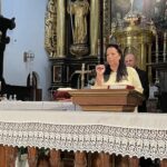 04.07.2021. Koprzywnica. Na zdjęciu (od lewej): Magdalena Kusztal - Fundacja im. Edwarda Kusztala i Jerzy Burek - proboszcz parafii pw. św. Floriana w Koprzywnicy / Emilia Sitarska / Radio Kielce