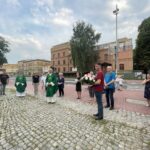 11.07.2021. Ostrowiec Św. Msza święta w intencji ofiar pomordowanych na Wołyniu / Emilia Sitarska / Radio Kielce