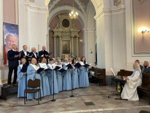 25.07.2021. Ostrowiec Św. Msza w intencji kierowców i pasażerów PKS-u w Ostrowcu Świętokrzyskim w 75 rocznicę istnienia / Emilia Sitarska / Radio Kielce