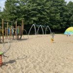 09.07.2021. Ostrowiec Świętokrzyski. Odnowiony plac zabaw / Emilia Sitarska / Radio Kielce