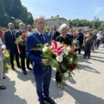 11.07.2021. Wola Grójecka k/Ćmielowa. Uroczystości upamiętniające rozbicie oddziału AK. Na zdjęciu rodzina Tomasza Wójcika "Tarzana" (od lewej): Krzysztof Jakubowski, Beata Ulbin / Emilia Sitarska / Radio Kielce