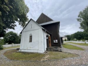 3.07.2021. Ruda Kościelna. Kościół pw. Zaślubin Najświętszej Marii Panny. Spacer historyczno-krajoznawczy / Emilia Sitarska / Radio Kielce