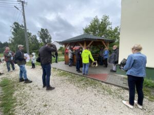 03.07.2021. Ruda Kościelna. Tereny XVIII-wiecznego dworu. Spacer historyczno-krajoznawczy / Emilia Sitarska / Radio Kielce