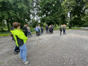 03.07.2021. Ruda Kościelna. Tereny XVIII-wiecznego dworu. Spacer historyczno-krajoznawczy / Emilia Sitarska / Radio Kielce