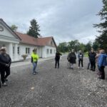 03.07.2021. Ruda Kościelna. Tereny XVIII-wiecznego dworu. Spacer historyczno-krajoznawczy / Emilia Sitarska / Radio Kielce