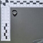 13.07.2021. Końskie. Skarby przy kościele. Srebrny pierścionek XIX-XX wiek / Radosław Nowek / Stowarzyszenie Historyczne Pasja