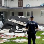 09.07.2021. Kielce. Zerwany dach z bloku przy ulicy Piekoszowskiej / Wiktor Taszłow / Radio Kielce