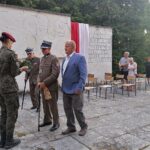 24.07.2021. Pomnik bohaterów Republiki Pińczowskiej. Obchody 77. rocznicy utworzenia Republiki Pińczowskiej. Delegacja Związku Kombatantów i Byłych Więźniów Politycznych w Pińczowie / Marta Gajda / Radio Kielce