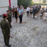 24.07.2021. Pomnik bohaterów Republiki Pińczowskiej. Obchody 77. rocznicy utworzenia Republiki Pińczowskiej. Delegacja z gminy Działoszyce / Marta Gajda / Radio Kielce